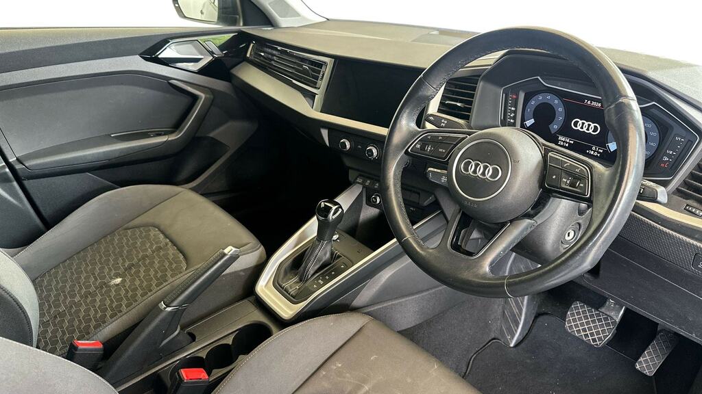 Audi A1 30 Tfsi Sport S Tronic YE70ONT Black #6