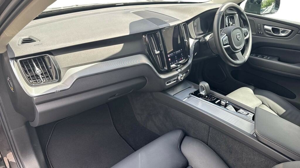 Volvo XC60 2.0 B5p Plus Dark Awd Geartronic RV25FWH Grey #4