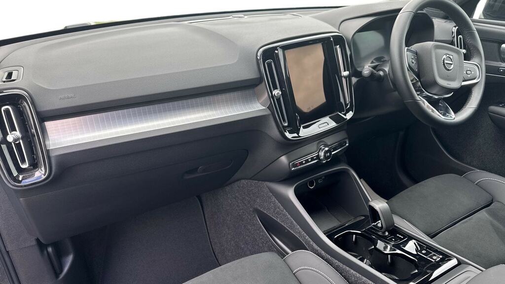 Volvo XC40 2.0 B3p Plus Dark RO75FFU Blue #4