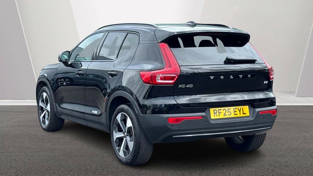 Volvo XC40 2.0 B4p Plus Dark RF25EYL Black #2