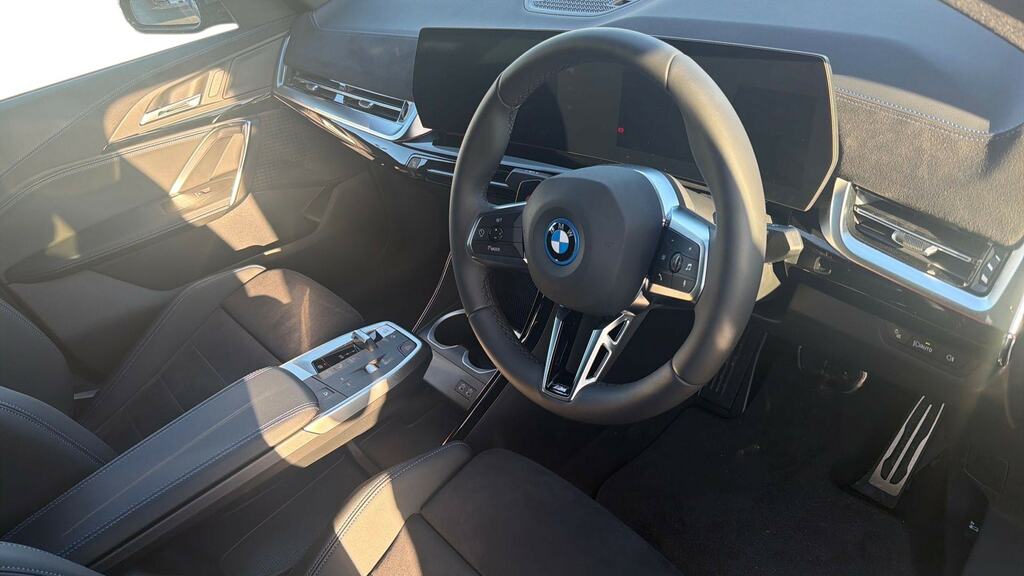 BMW iX2 150Kw Edrive20 Shadow Edition 65Kwh Blue #6