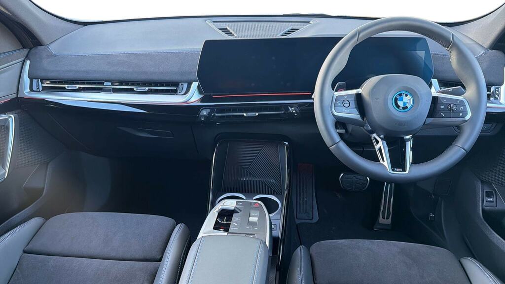 BMW iX2 150Kw Edrive20 Shadow Edition 65Kwh Blue #4