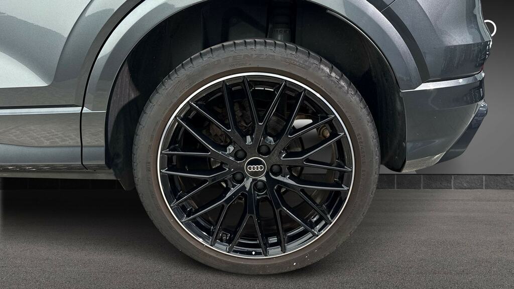 Audi Q2 35 Tfsi Black Edition Grey #5