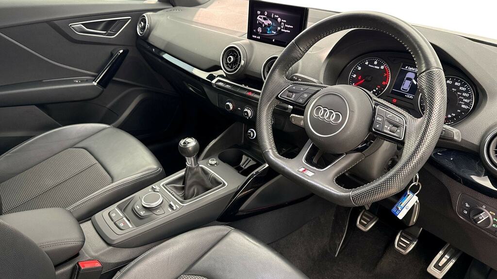 Audi Q2 35 Tfsi Black Edition Grey #6