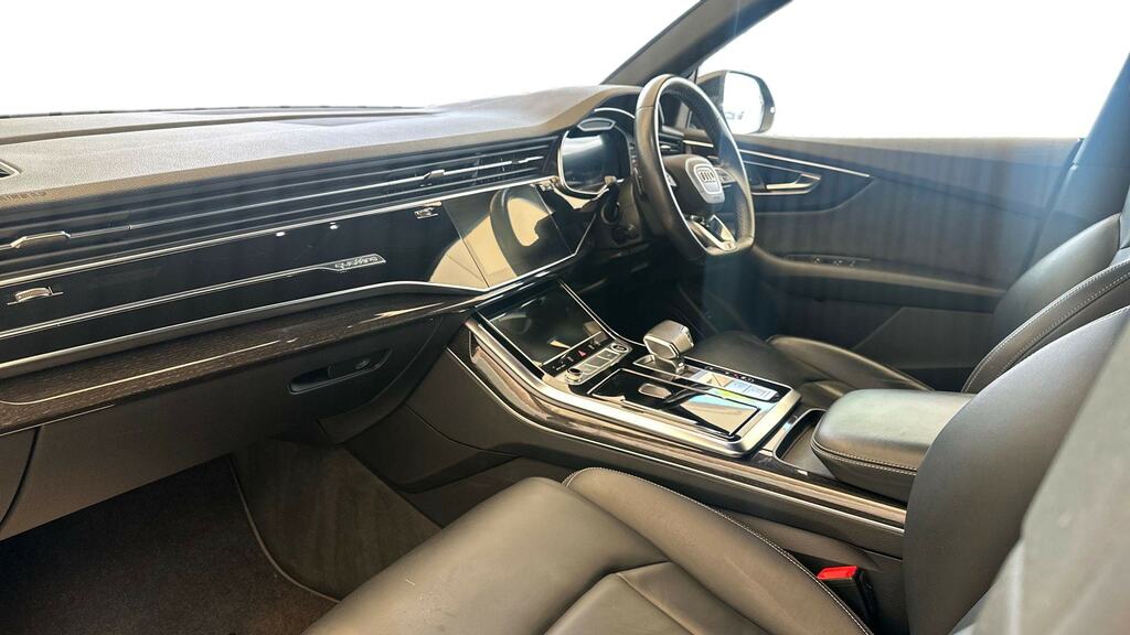 Audi Q8 55 Tfsi Quattro Black Edition Tiptronic YF22NWU Grey #2