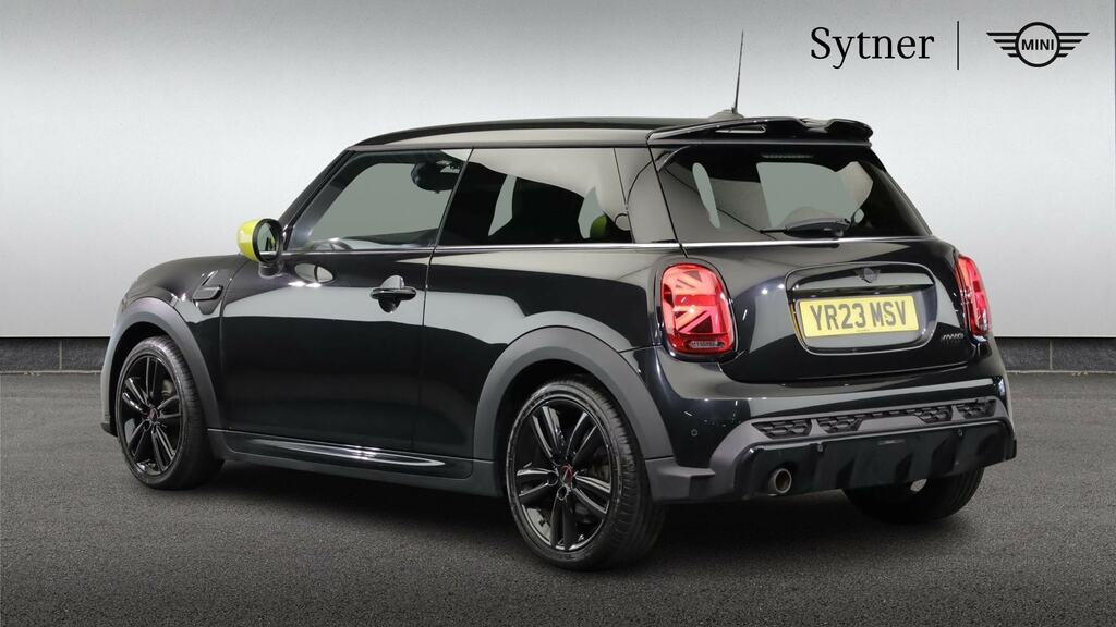 Mini Hatch 1.5 Cooper Sport Premium YR23MSV Black #2