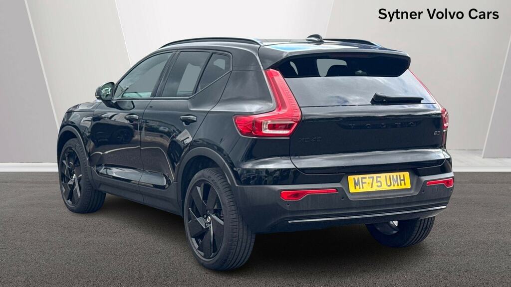 Volvo XC40 2.0 B3p Plus Black Edition MF75UMH Black #2
