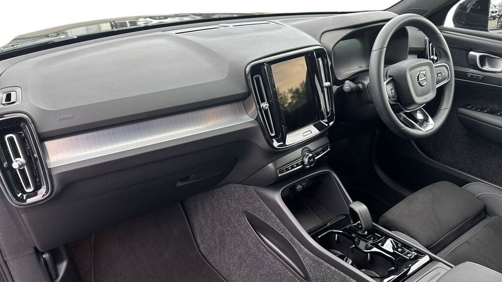 Volvo XC40 2.0 B3p Plus Black Edition MF75UMH Black #4