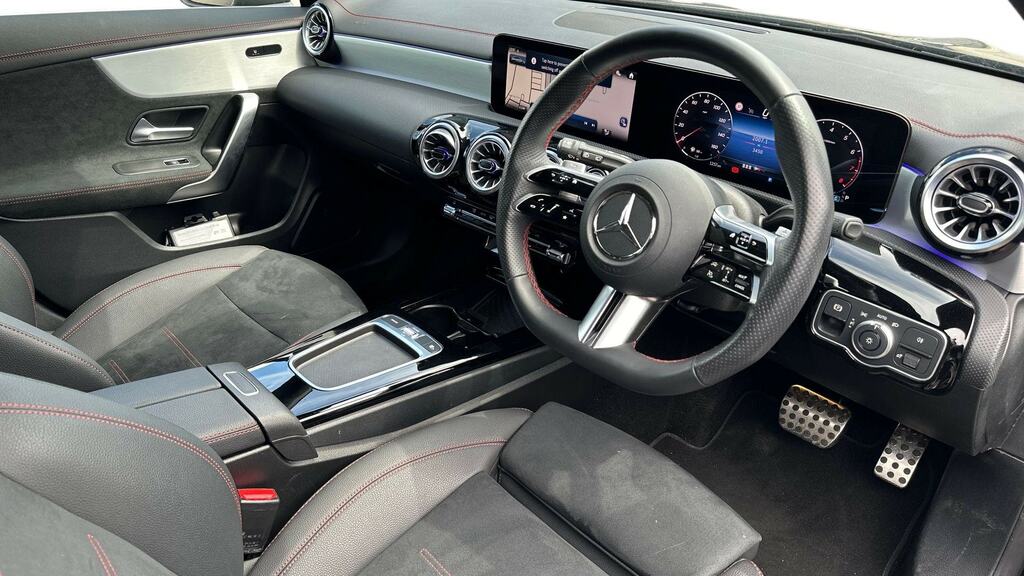 Mercedes-Benz CLA Class Cla 180 Amg Line Executive Tip Black #3