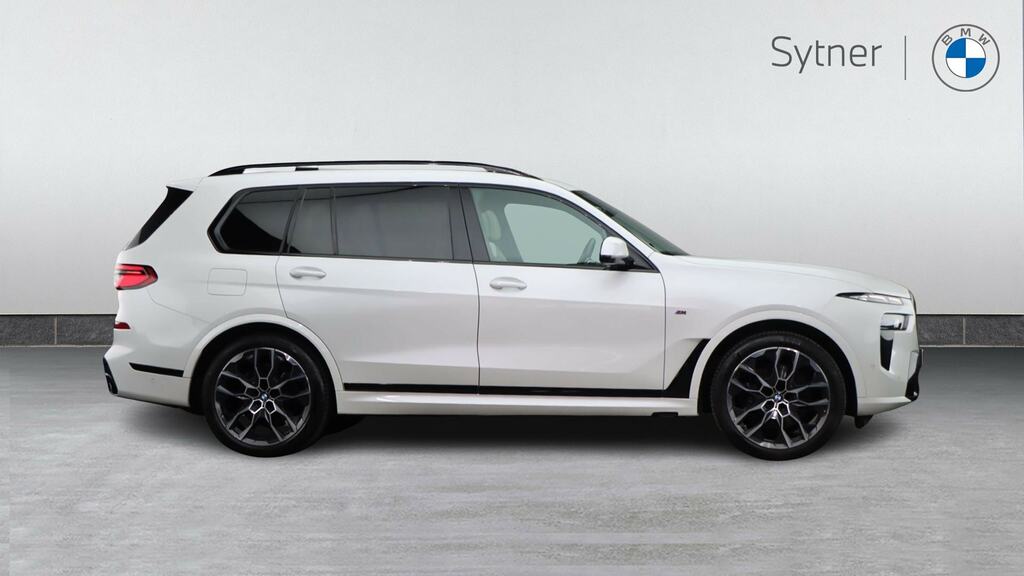 BMW X7 Xdrive40i Mht M Sport Step AY24FAM White #3