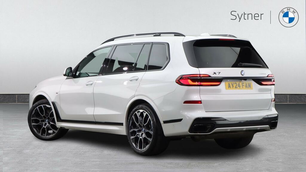 BMW X7 Xdrive40i Mht M Sport Step AY24FAM White #2