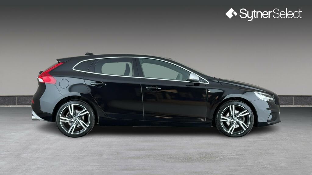 Volvo V40 T2 122 R Design Edition AF19JCV Black #3