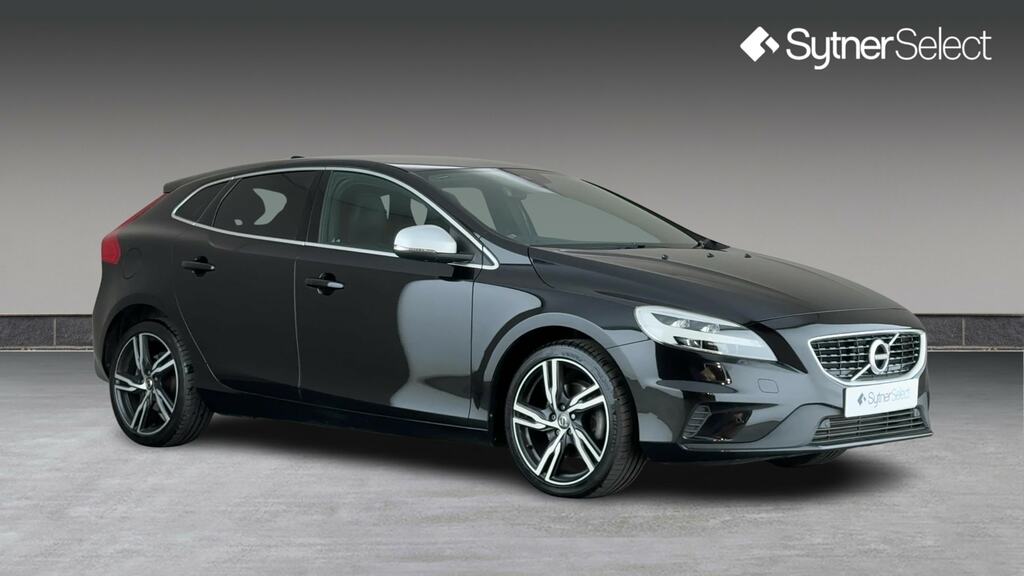 Volvo V40 T2 122 R Design Edition Black
