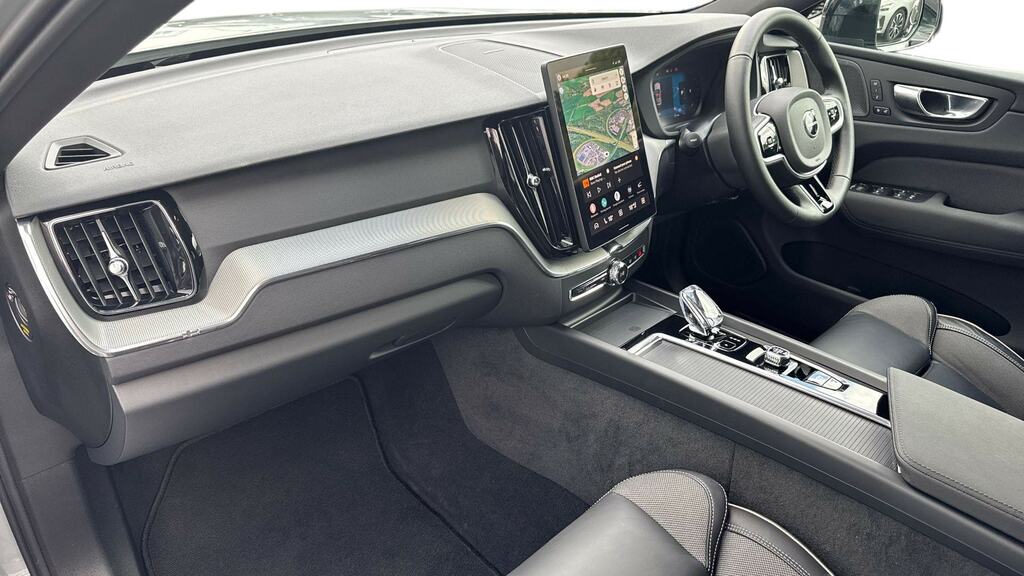 Volvo XC60 2.0 B5p Plus Black Edition Awd Geartronic WF75FNE Grey #4