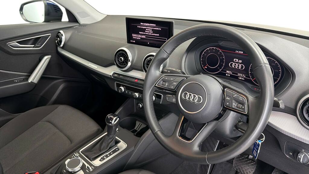 Audi Q2 35 Tfsi Sport S Tronic Blue #6