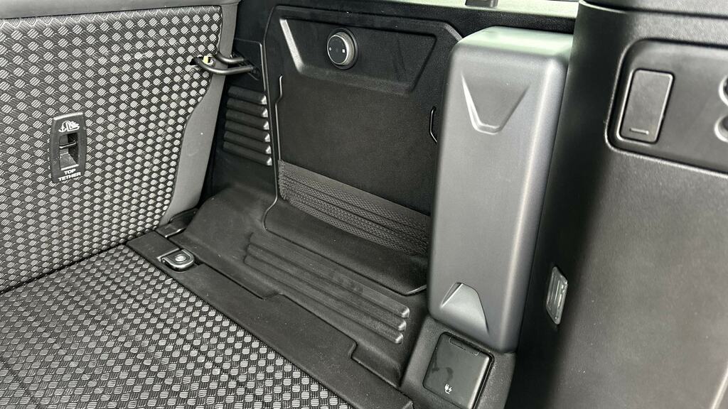 Land Rover Defender 110 5.0 P525 V8 110 KS22OUU Black #4