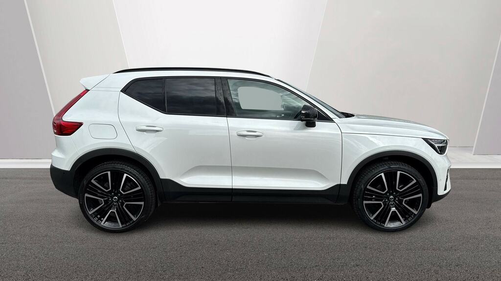 Volvo XC40 2.0 B4p Ultra Dark OY75XGV White #3