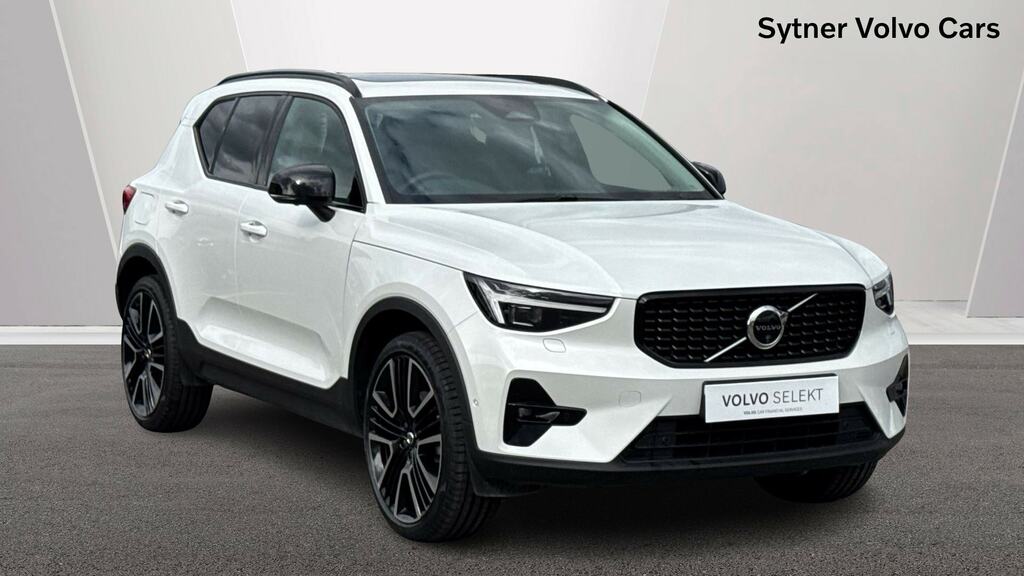 Volvo XC40 2.0 B4p Ultra Dark White