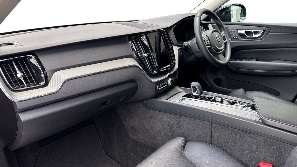 Volvo XC60 2.0 B5p Plus Dark Awd Geartronic YB74KTO Grey #4