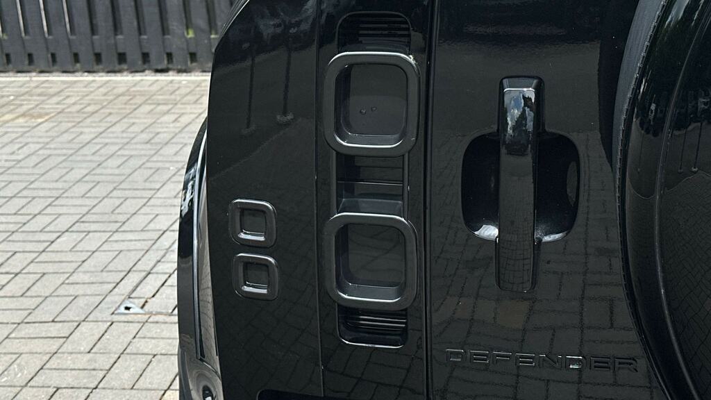 Land Rover Defender 90 3.0 D350 X-dynamic Hse 90 6 Seat LS74WKV Black #5