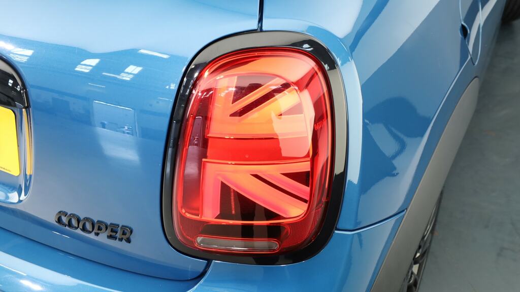 Mini Hatch 1.5 Cooper Exclusive EK23AZB Blue #3