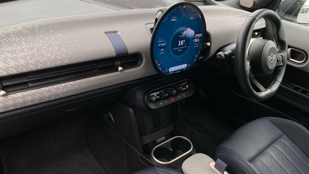 Mini Hatch 1.5 C Exclusive Level 2 YC74WLL White #2