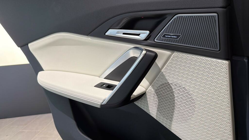 BMW iX2 150Kw Edrive20 M Sport 65Kwh Tech YB75KBE Grey #6