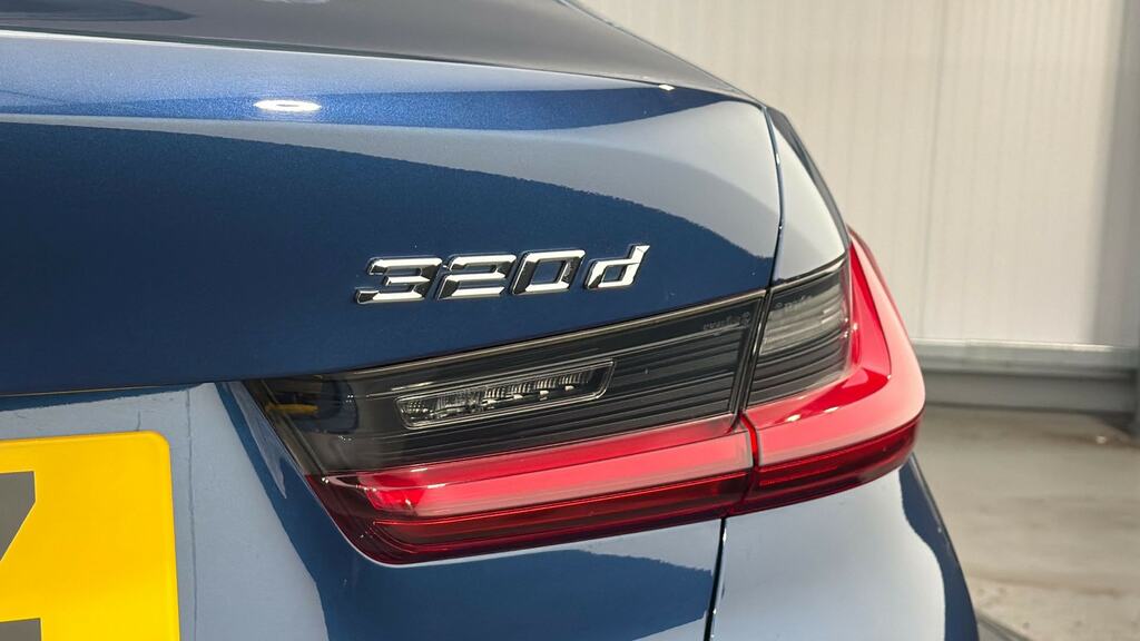 BMW 3 Series 320D Mht Se Pro Step LR71XLZ Blue #3