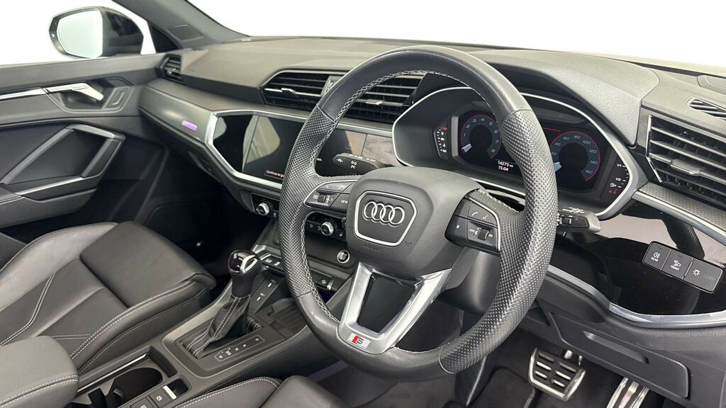 Audi Q3 35 Tfsi S Line S Tronic Tech Pro EF73MXB Black #6