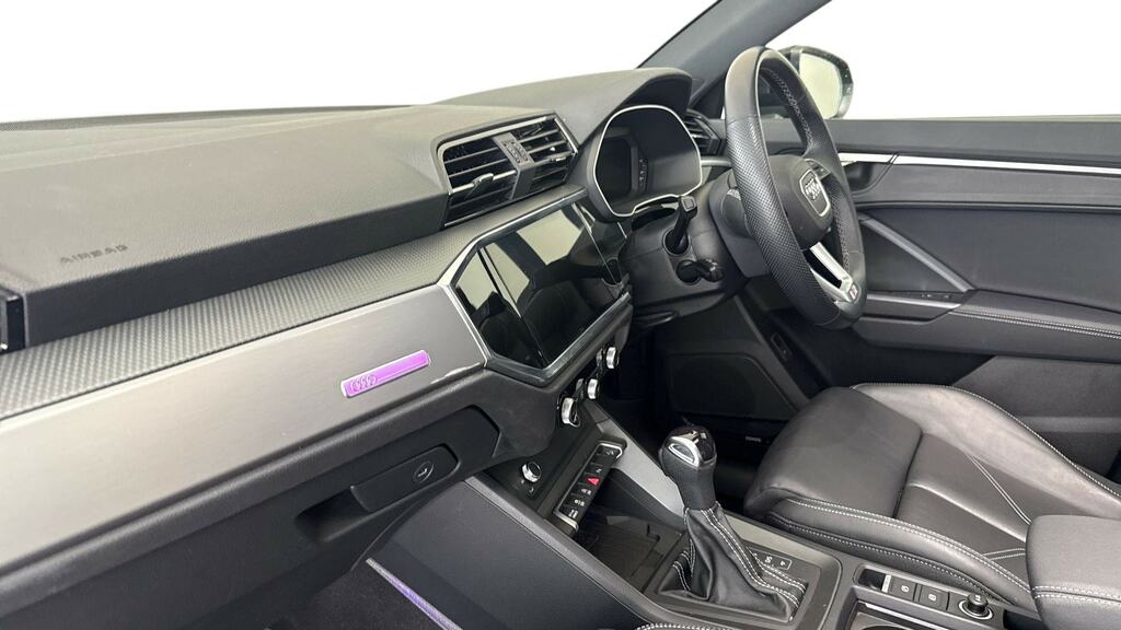 Audi Q3 35 Tfsi S Line S Tronic Tech Pro EF73MXB Black #2