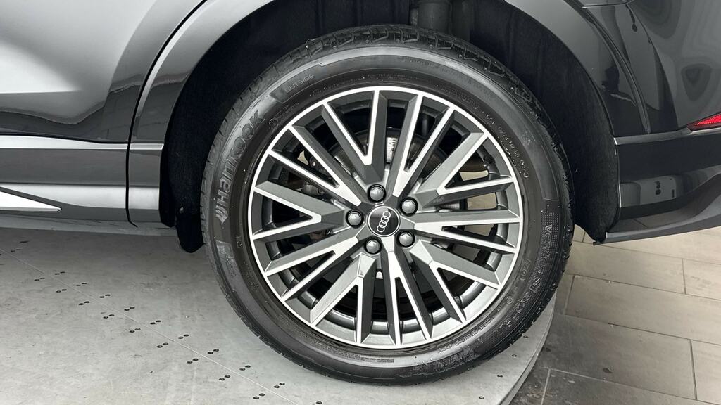 Audi Q3 35 Tfsi S Line S Tronic Tech Pro EF73MXB Black #5