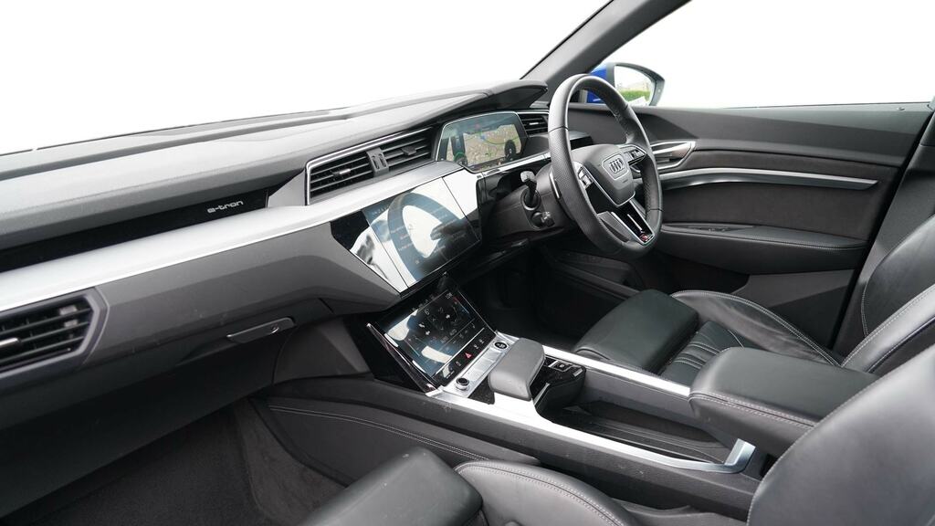 Audi Q8 e tron 250Kw 50 Quattro 95Kwh S Line Blue #2