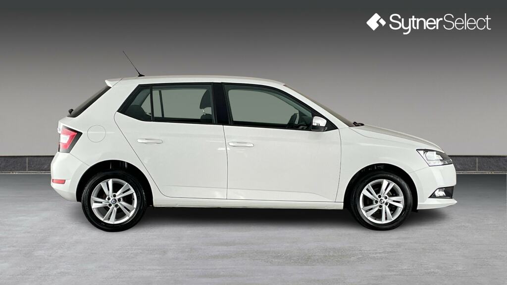 Skoda Fabia 1.0 Mpi 75 Se CY68CJF White #3