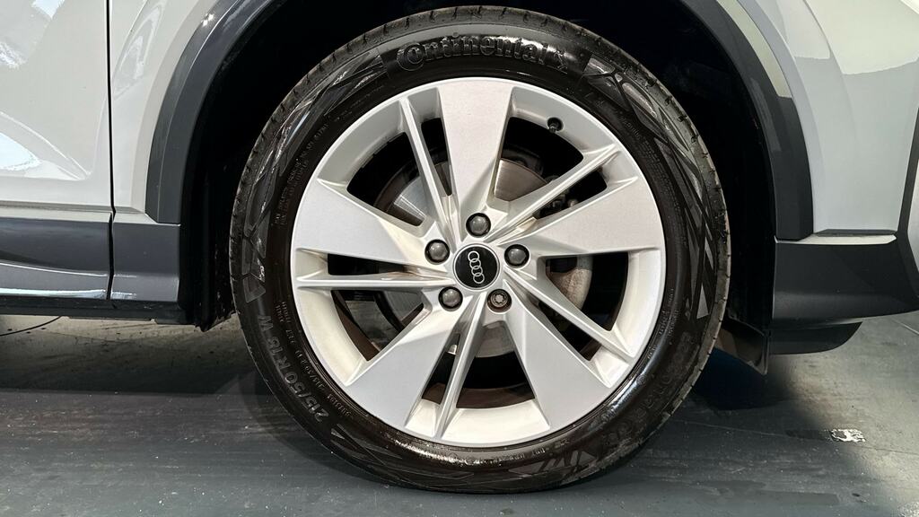 Audi Q2 35 Tfsi S Line S Tronic Tech YJ23SRK Grey #5