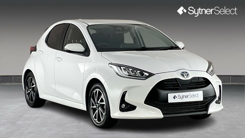 Toyota Yaris 1.5 Hybrid Design Cvt White