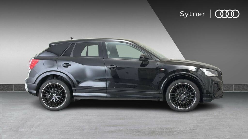 Audi Q2 35 Tfsi Black Edition Tech RO73VMR Black #4