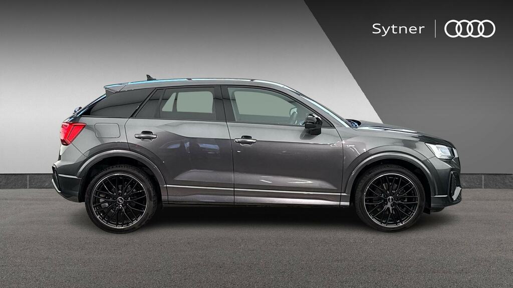 Audi Q2 35 Tfsi Black Edition S Tronic Cs FM22EGK Grey #4