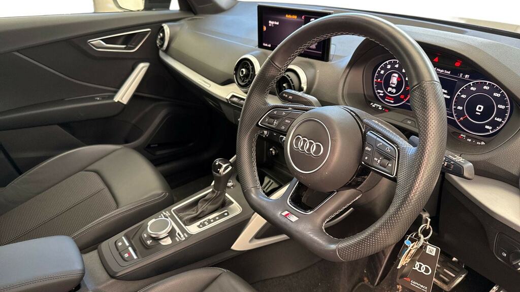 Audi Q2 35 Tfsi Black Edition S Tronic Cs FM22EGK Grey #6