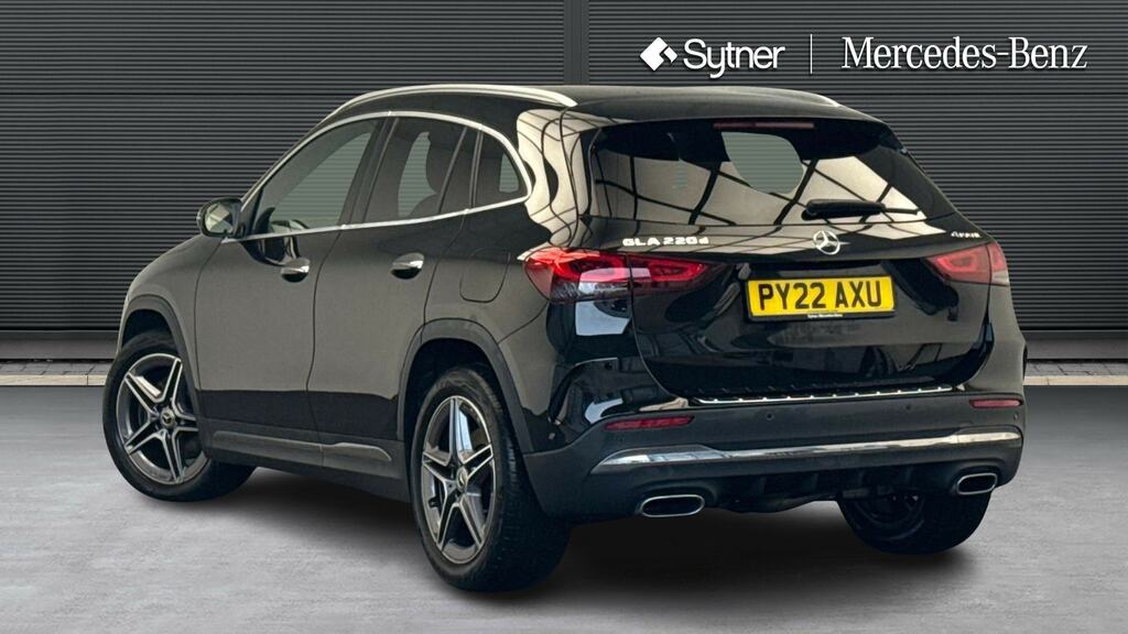 Mercedes-Benz GLA Class Gla 220D 4Matic Amg Line Premium Black #2