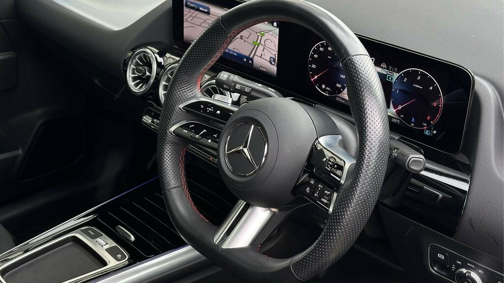 Mercedes-Benz GLA Class Gla 220D 4Matic Amg Line Premium Plus A19CGR White #3