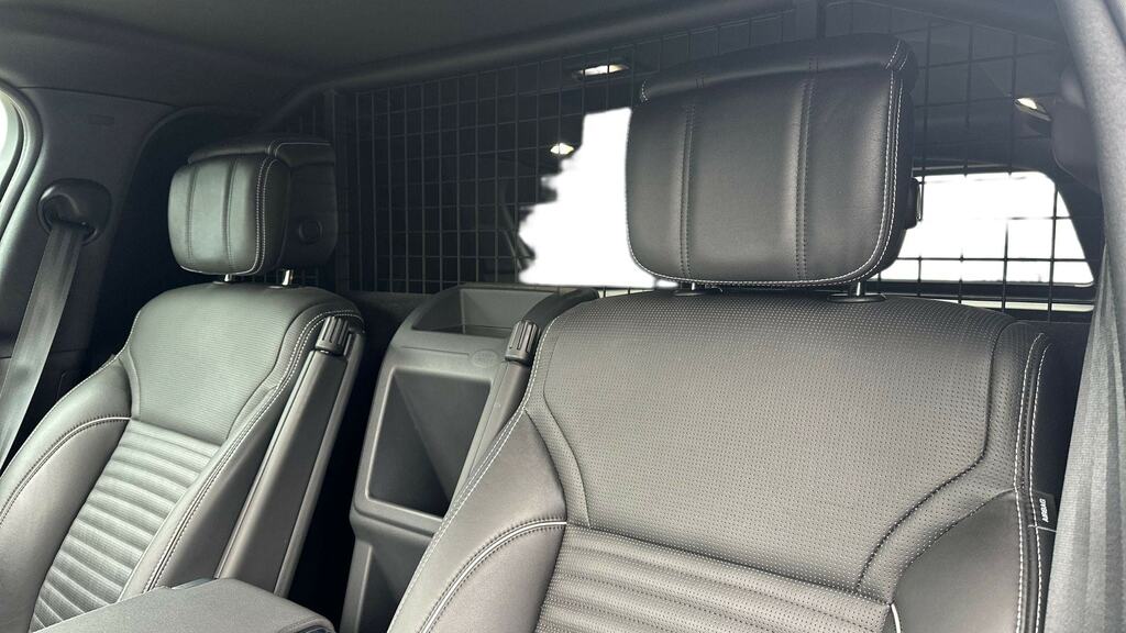 Land Rover Discovery 3.0 D300 R-dynamic Hse Commercial DK23WNM Grey #4