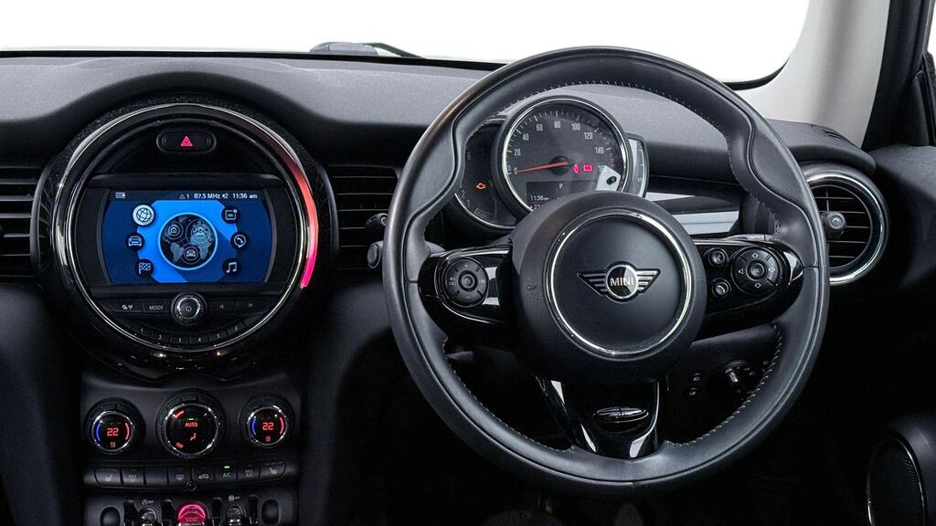Mini Hatch 1.5 Cooper Exclusive II Comfortnav Pck YF19CJN Black #5