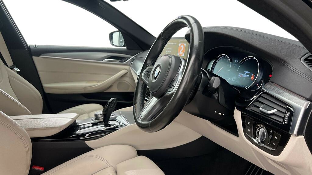 BMW 5 Series 520D M Sport VN18JWW Black #6