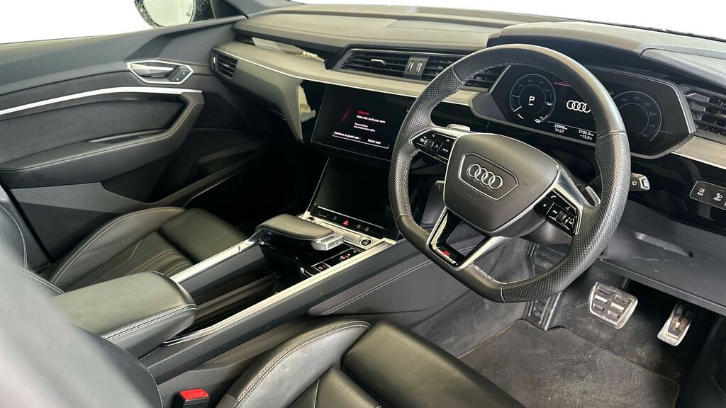 Audi Q8 e tron 250Kw 50 Quattro 95Kwh Black Edition Black #6