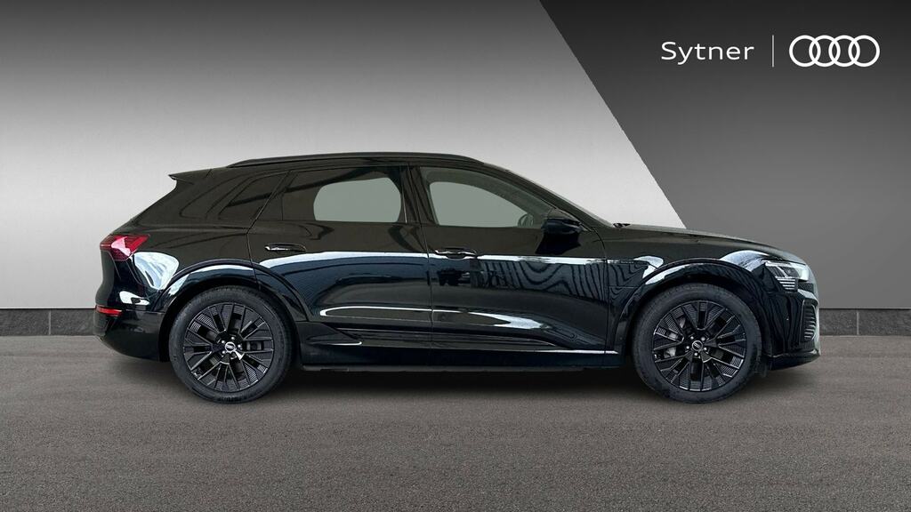 Audi Q8 e tron 250Kw 50 Quattro 95Kwh Black Edition Black #4