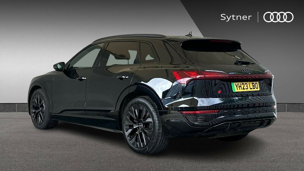 Audi Q8 e tron 250Kw 50 Quattro 95Kwh Black Edition Black #3