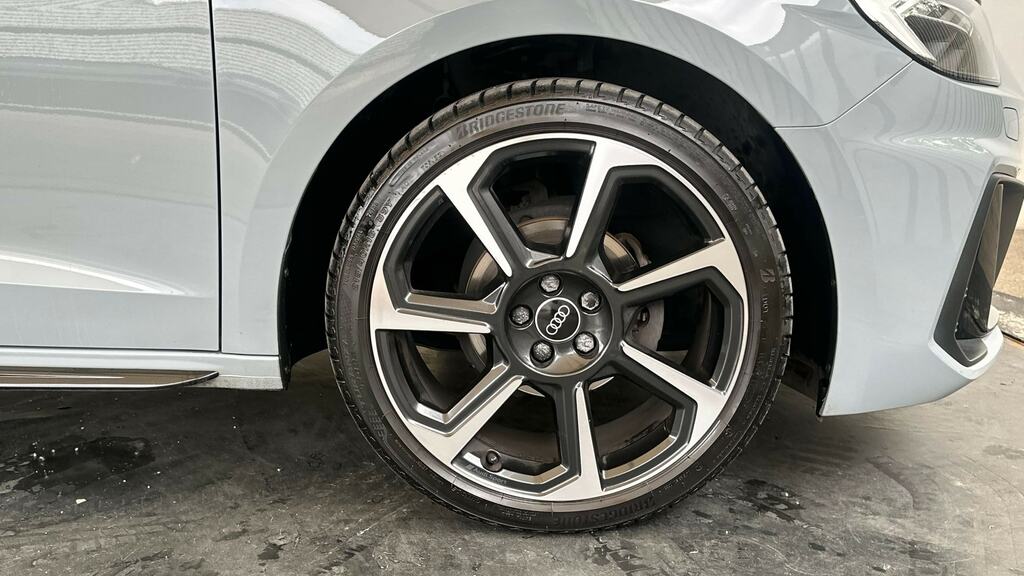 Audi A1 25 Tfsi Black Edition YC74BBF Grey #5