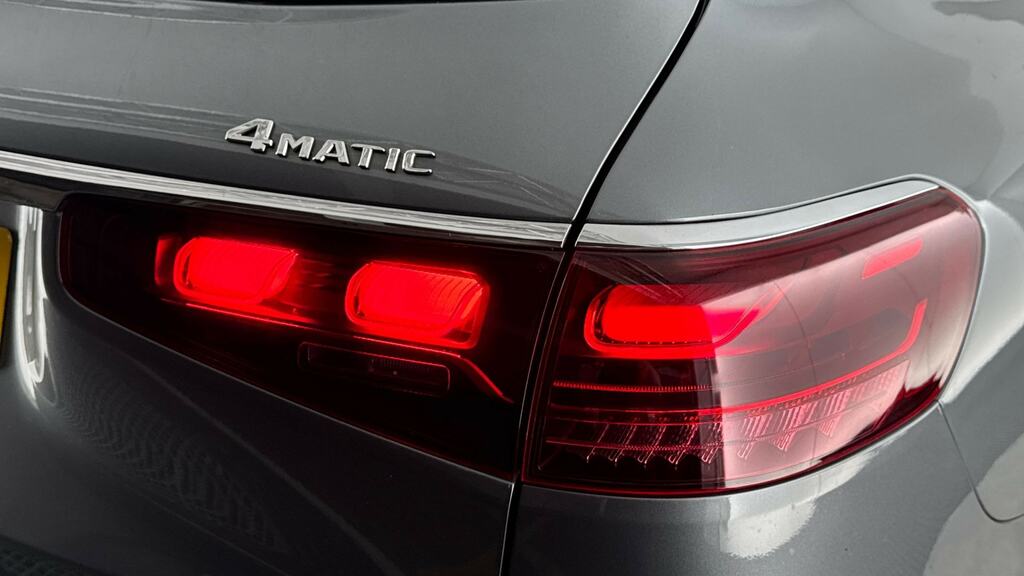 Mercedes-Benz  Cla 250E Amg Line Executive Tip Black #20