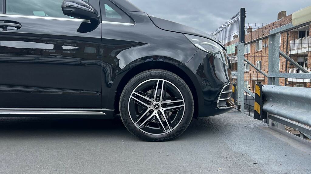 Mercedes-Benz V Class V300 D Premium Amg Line 9G-tronic Long Black #5