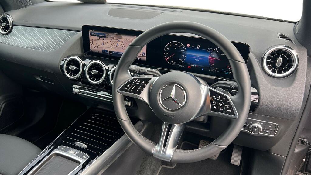 Mercedes-Benz GLA Class Gla 200 Sport Executive Grey #3